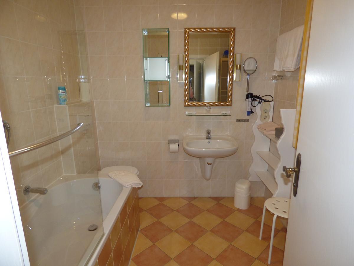 Hotel Engelhof Тутцинґ Екстер'єр фото